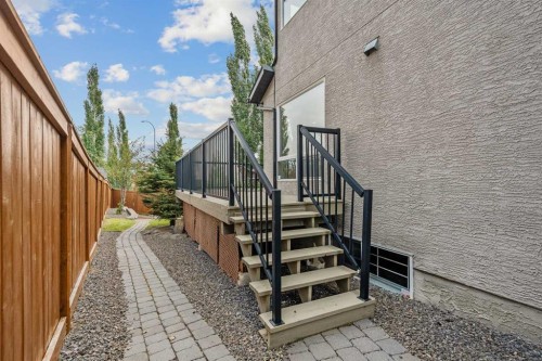 10 Aspen Stone Mews Sw, Calgary, AB -  With Exterior