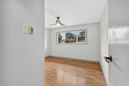 4707 Brockington Road Nw, Calgary, AB - Indoor Photo Showing Other Room