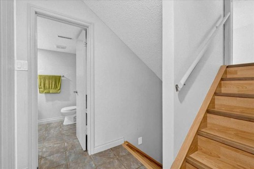 4707 Brockington Road Nw, Calgary, AB - Indoor Photo Showing Other Room