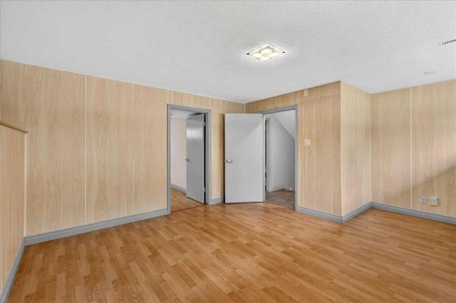 4707 Brockington Road Nw, Calgary, AB - Indoor Photo Showing Other Room