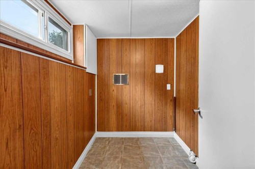 4707 Brockington Road Nw, Calgary, AB - Indoor Photo Showing Other Room