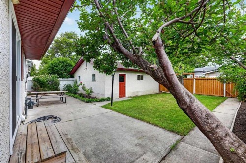 4707 Brockington Road Nw, Calgary, AB - Outdoor