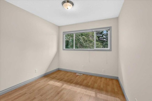 4707 Brockington Road Nw, Calgary, AB - Indoor Photo Showing Other Room