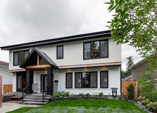 2543 Chicoutimi Drive Nw, Calgary, AB - Outdoor With Facade