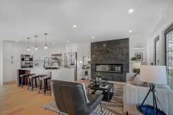 2543 Chicoutimi Drive NW Calgary, AB T2L 0W4