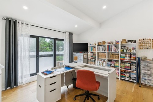 2543 Chicoutimi Drive Nw, Calgary, AB - Indoor Photo Showing Office