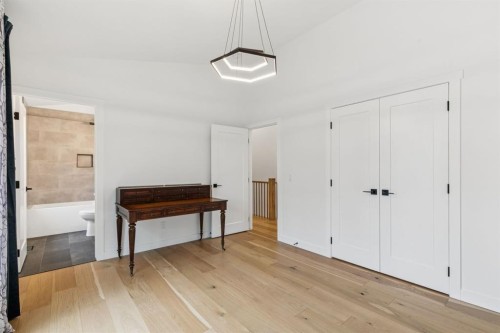 2543 Chicoutimi Drive Nw, Calgary, AB - Indoor Photo Showing Other Room