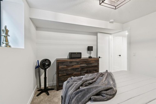 2543 Chicoutimi Drive Nw, Calgary, AB - Indoor Photo Showing Bedroom