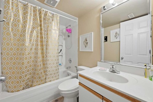 86 Saddlecrest Close Ne, Calgary, AB - Indoor Photo Showing Bathroom