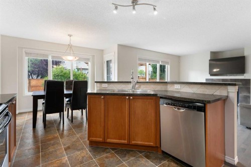 818 Copperfield Boulevard Se, Calgary, AB - Indoor Photo Showing Kitchen