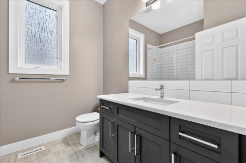 244 Carrington Crescent Nw, Calgary, AB - Indoor Photo Showing Bathroom