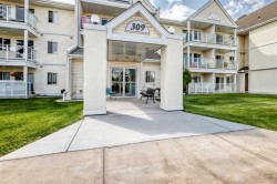 307-309 Woodside Drive NWAirdrie, AB T4B 2E7