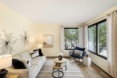508 78 Avenue Sw, Calgary, AB - Indoor Photo Showing Living Room