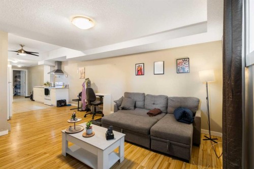 508 78 Avenue Sw, Calgary, AB - Indoor Photo Showing Living Room