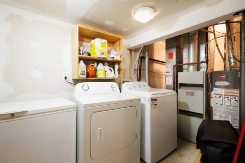 508 78 Avenue Sw, Calgary, AB - Indoor Photo Showing Laundry Room
