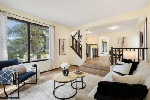 508 78 Avenue Sw, Calgary, AB - Indoor Photo Showing Living Room
