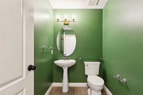 38 Tuscany Hills Crescent Nw, Calgary, AB - Indoor Photo Showing Bathroom