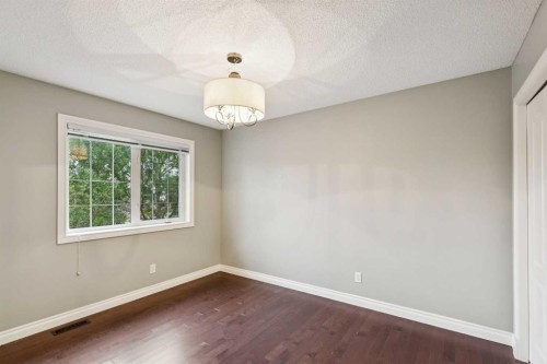38 Tuscany Hills Crescent Nw, Calgary, AB - Indoor Photo Showing Other Room