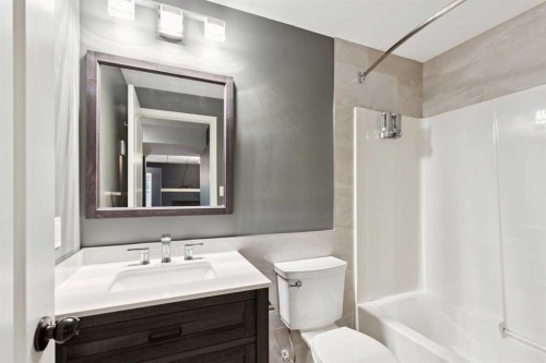 38 Tuscany Hills Crescent Nw, Calgary, AB - Indoor Photo Showing Bathroom