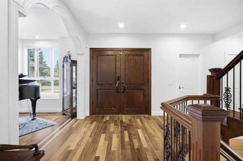 109 Shawnee Place Sw, Calgary, AB - Indoor Photo Showing Other Room