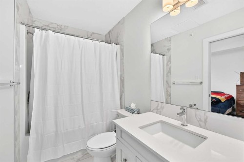 409-30 Walgrove Se, Calgary, AB - Indoor Photo Showing Bathroom