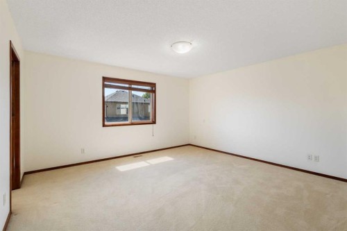 57 Everoak Circle Sw, Calgary, AB - Indoor Photo Showing Other Room