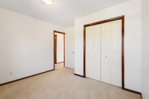 57 Everoak Circle Sw, Calgary, AB - Indoor Photo Showing Other Room