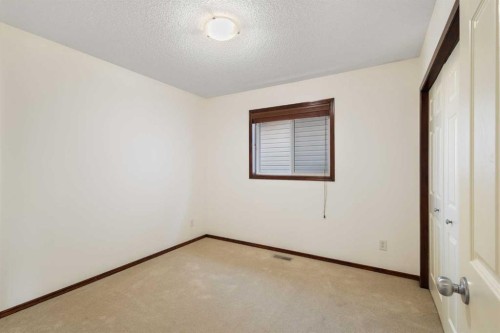 57 Everoak Circle Sw, Calgary, AB - Indoor Photo Showing Other Room