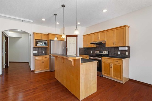 57 Everoak Circle Sw, Calgary, AB - Indoor Photo Showing Kitchen