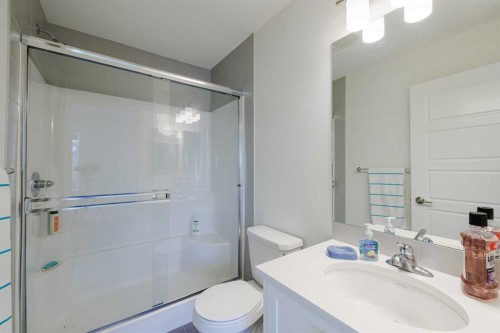 50 Sage Bluff Circle Nw, Calgary, AB - Indoor Photo Showing Bathroom