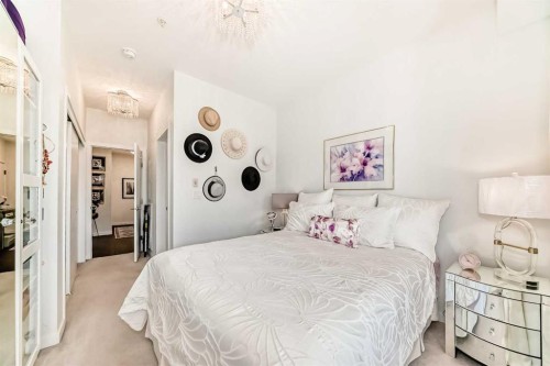 202-122 Mahogany Centre Se, Calgary, AB - Indoor Photo Showing Bedroom