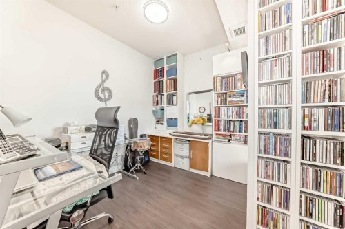 202-122 Mahogany Centre Se, Calgary, AB - Indoor Photo Showing Office