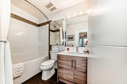 202-122 Mahogany Centre Se, Calgary, AB - Indoor Photo Showing Bathroom