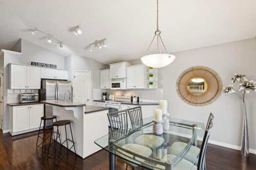 21 Covehaven Gardens Ne, Calgary, AB - Indoor