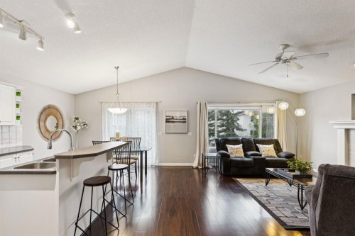 21 Covehaven Gardens Ne, Calgary, AB - Indoor