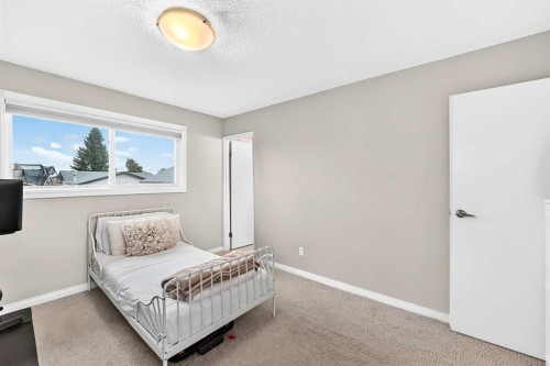 119 Maitland Rise Ne, Calgary, AB - Indoor Photo Showing Bedroom