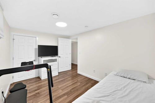 119 Maitland Rise Ne, Calgary, AB - Indoor Photo Showing Bedroom