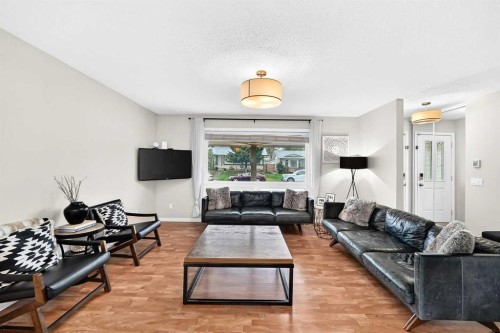 119 Maitland Rise Ne, Calgary, AB - Indoor Photo Showing Living Room