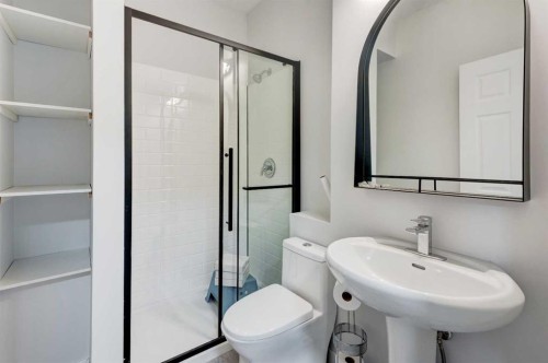 768 Edgefield Crescent, Strathmore, AB - Indoor Photo Showing Bathroom