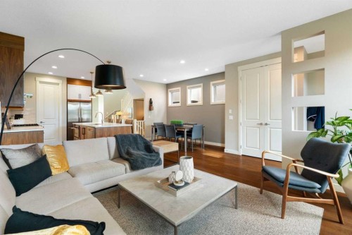 3213 Kinsale Road Sw, Calgary, AB - Indoor Photo Showing Living Room
