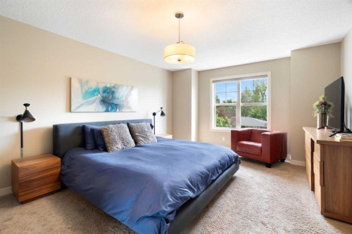 3213 Kinsale Road Sw, Calgary, AB - Indoor Photo Showing Bedroom