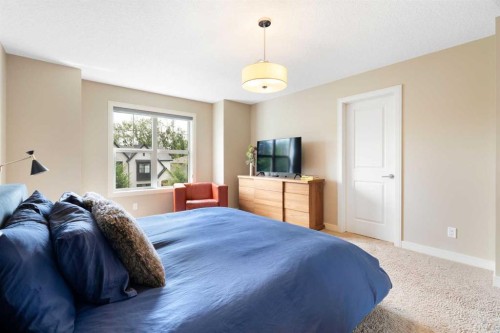 3213 Kinsale Road Sw, Calgary, AB - Indoor Photo Showing Bedroom