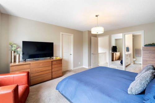 3213 Kinsale Road Sw, Calgary, AB - Indoor Photo Showing Bedroom