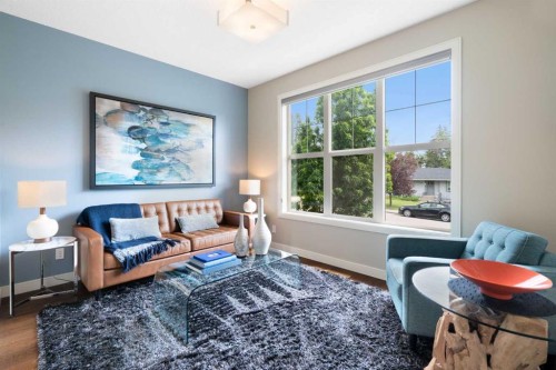 3213 Kinsale Road Sw, Calgary, AB - Indoor Photo Showing Living Room