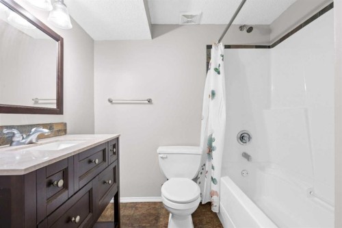 104 Copperstone Terrace Se, Calgary, AB - Indoor Photo Showing Bathroom