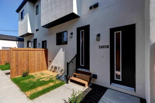 602 11 Avenue Ne, Calgary, AB - Outdoor With Exterior