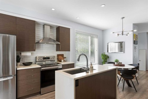 2002 35 Street Sw, Calgary, AB - Indoor Photo Showing Kitchen