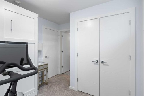 2002 35 Street Sw, Calgary, AB - Indoor