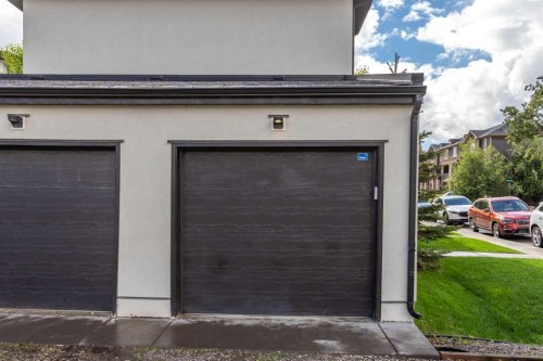 2002 35 Street Sw, Calgary, AB - Outdoor