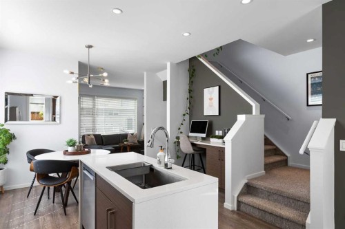 2002 35 Street Sw, Calgary, AB - Indoor Photo Showing Other Room